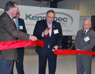 Governor Lepage and Mayor Stokes officiate at the ribbon cutting